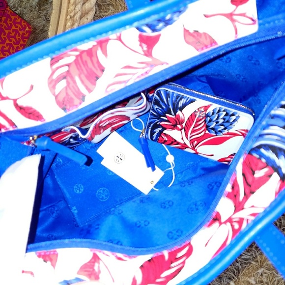 ✔SOLD AUTHENTIC TORY BURCH TOTE - Picture 4 of 7